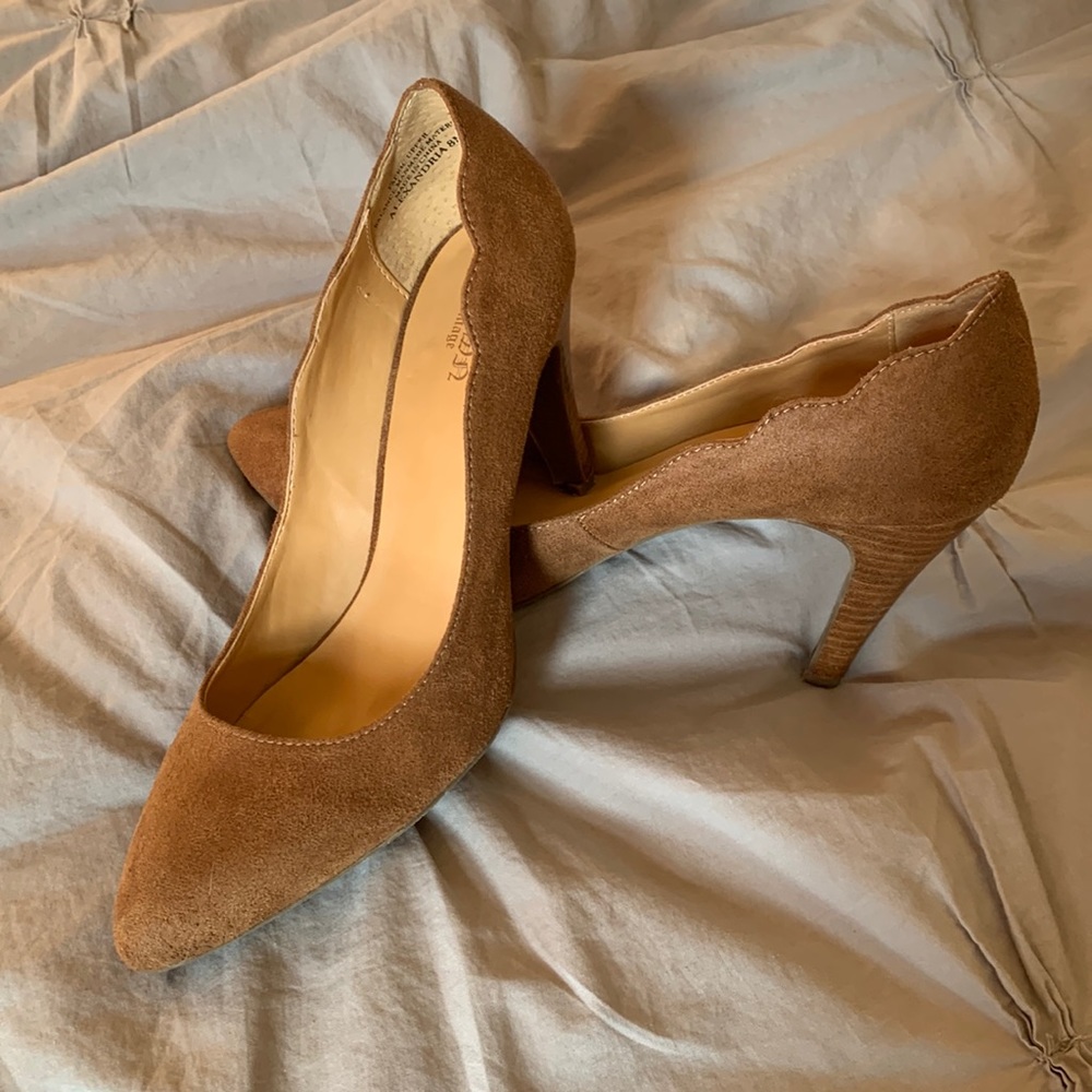 Crown Vintage Tan/Lt. Brown Faux Suede Heels, Size 8